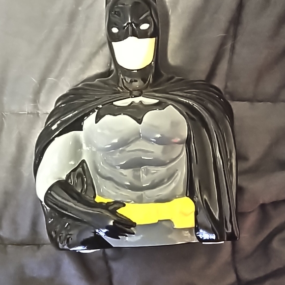 Batman Piggy Bank - Picture 1 of 4
